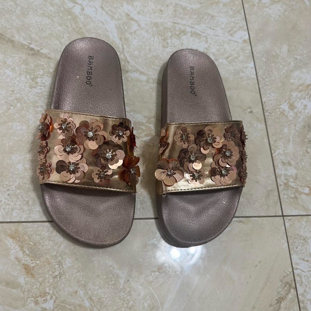 Bamboo Women's Floral Slide Sandals - Bronze